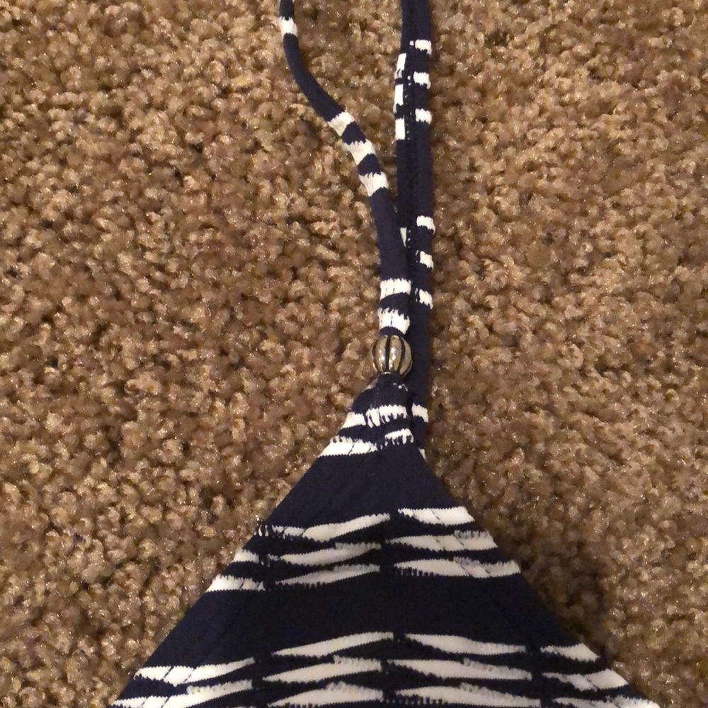 Swimsuit - Picture 6 of 7